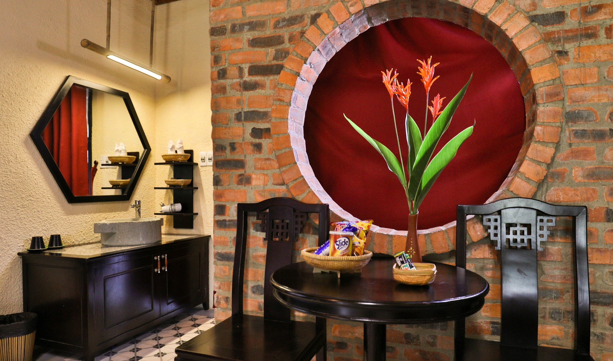 so sánh Homestay với Nhà nghỉ văn hóa